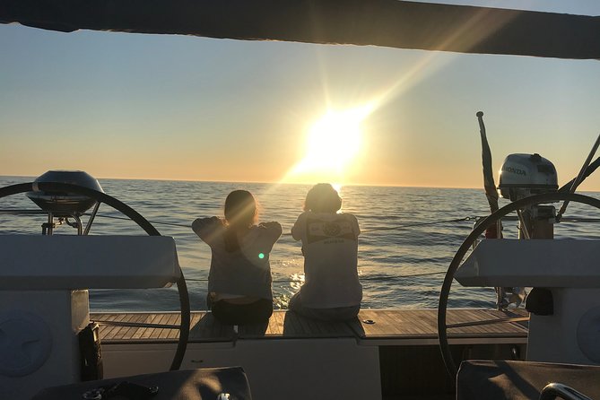 Cascais Private Luxury Sunset 2h Cruise with a drink - Dolphins and Marine Life Encounters