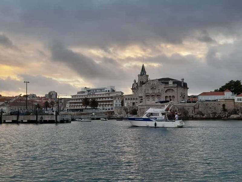 Cascais: Sunset Boat Trip with Welcome Drinks - Timing, Pacing, and Best Conditions