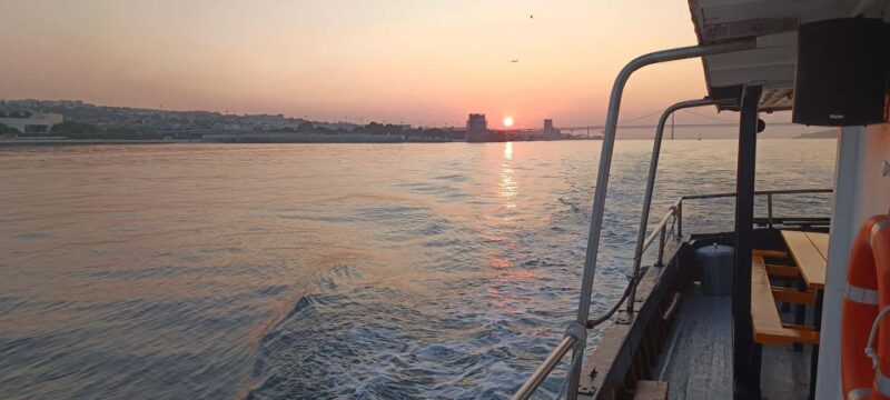 Cascais: Sunset Cruise to Lisbon with Open Bar - Passing Belém and the Monument to the Discoveries