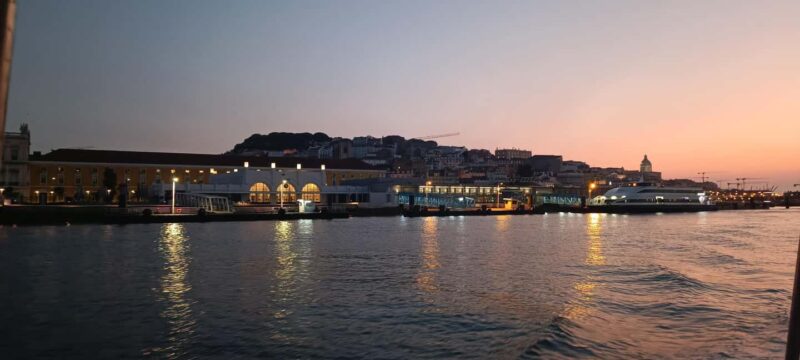 Cascais: Sunset Cruise to Lisbon with Open Bar - Enjoying the Sunset Over the Atlantic