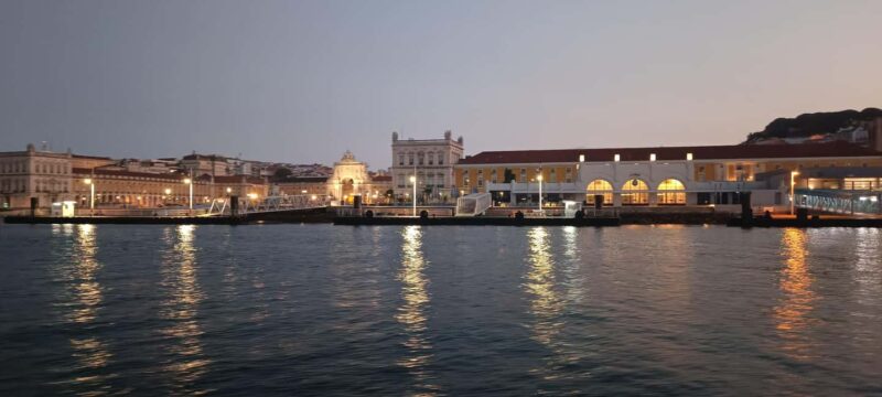 Cascais: Sunset Cruise to Lisbon with Open Bar - Practical Details for a Smooth Cruise