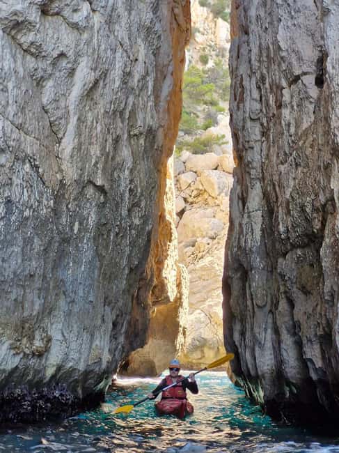 Cassis: Day trip by sea kayak - The guide: local expertise and friendly leadership