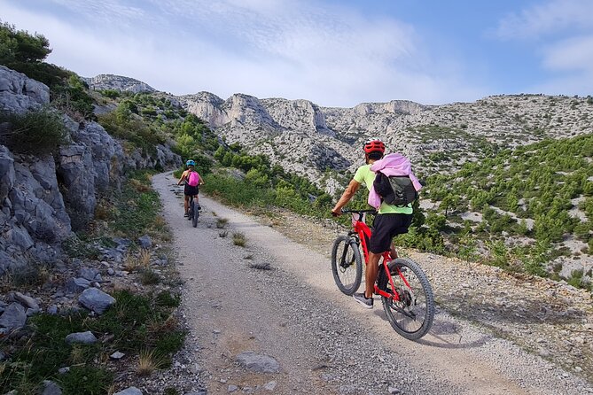 Cassis: Three Calanques Tour by Electric Mountain Bike - Practical Details: Meeting Point and Group Size