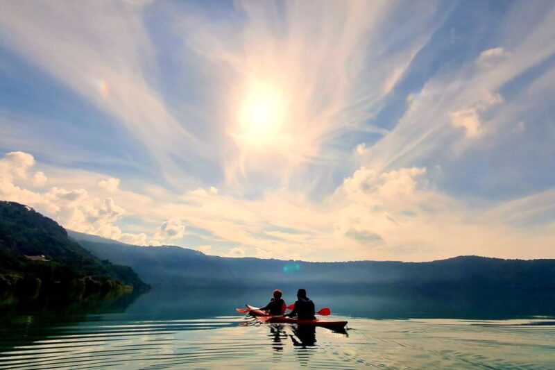 Castel Gandolfo: Kayak Food and Wine Tour - Dipping and Swimming at an Unspoiled Beach