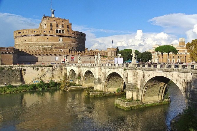 Castel Sant Angelo Tour With Skip the line Access - Engaging Guides Bring Castel Sant’Angelo’s History to Life