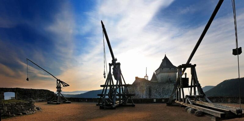 Castelnaud Castle - Medieval Warfare Museum: Admission ticket - Demonstrations and Live Activities