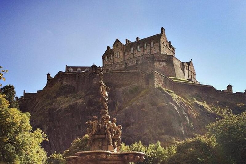 Castle & Cobblestones: 8-Hour Private Edinburgh Walking Tour - Calton Hill: Panoramic Views and Monuments