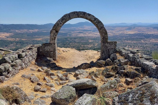 Castle of Monsanto: A Self-Guided Audio Tour of Portugal's Most Famous Site - Discovering the Castle of Monsanto’s Historic Walls and Ruins