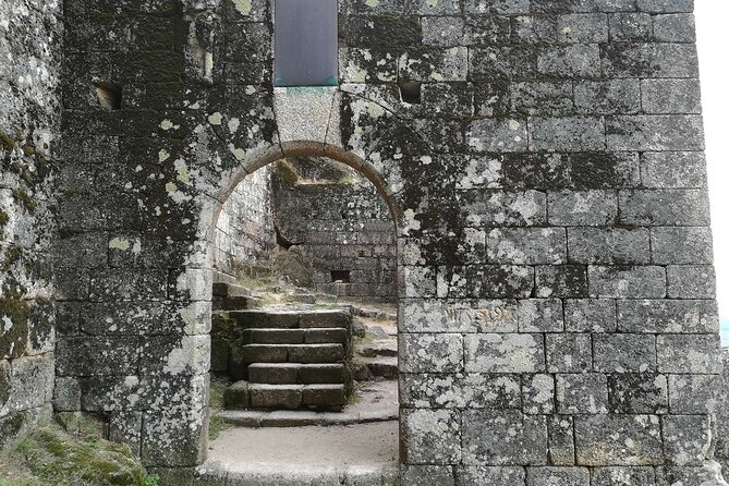 Castle of Monsanto: A Self-Guided Audio Tour of Portugal's Most Famous Site - Logistics: Meeting Point and Accessibility