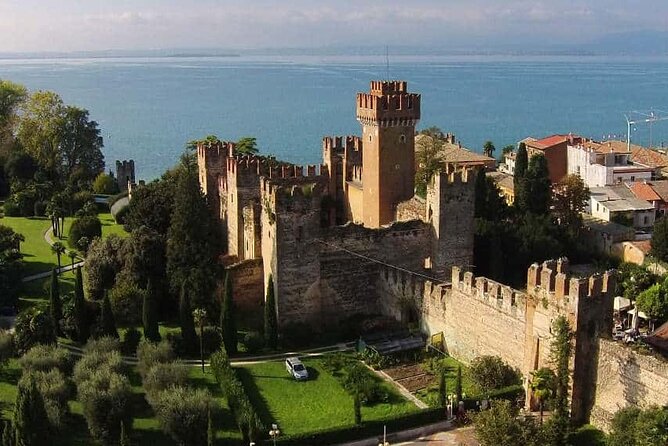 Castles boat tour with Bardolino wine tasting and nibbles - Villa Canossa and the Swimming Opportunity