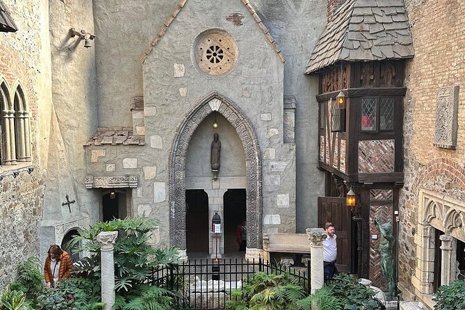 Castles of Cape Anne, Massachusetts - Private Day Tour - Experience Gloucester’s Seaside Character and Memorials