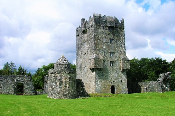 Castles of Connemara tour departing Galway city. Guided. Full day - Connemaras Historic Castles and Grounds
