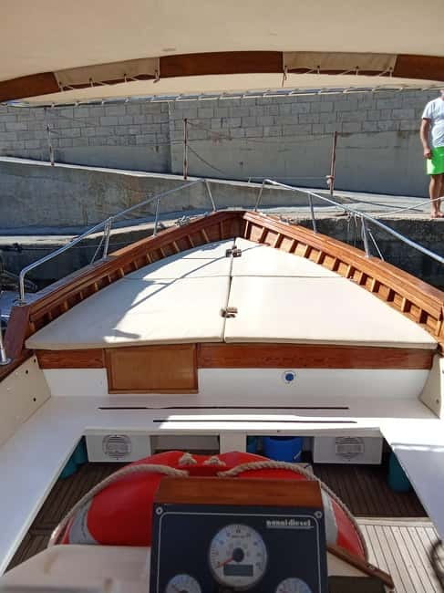 CASTRO-MALEPASSO: 3H CAVES BOAT TOUR WITH APERITIVE - Key Points