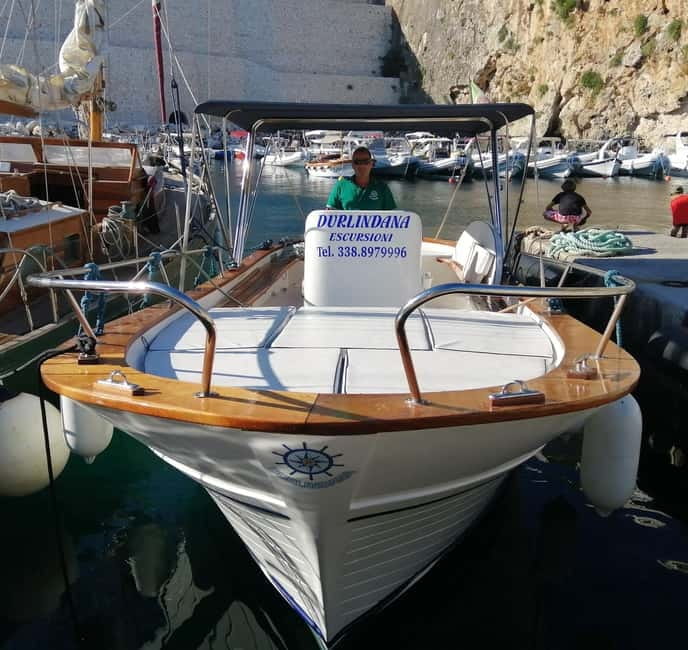 CASTRO-MALEPASSO: 3H CAVES BOAT TOUR WITH APERITIVE - Exploring the Salento Coast from the Water