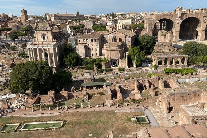 Catacombs, Colosseum, Roman Forum and Palatine Hill Private Tour - Descending into the Underground Catacombs of Saint Callixtus