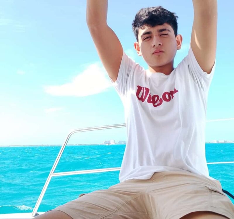 Catamaran Adventure to Isla Mujeres: Snorkeling, Food, and Transportation Included - Discover the Catamaran Adventure to Isla Mujeres with Snorkeling and Beachside Relaxation