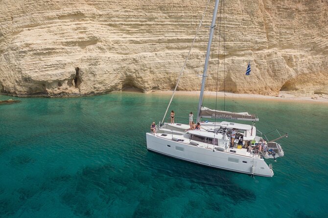 Catamaran All inclusive-Day Cruise to Naxos or Paros with Lunch - Onboard Dining: Traditional Greek Lunch and Refreshments