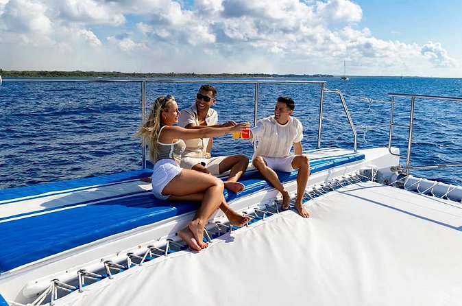 Catamaran along the Riviera Maya Snorkel food and open bar - Relaxing in a Serene Caribbean Cove