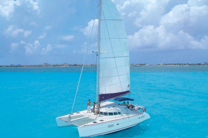 Catamaran and snorkel in isla mujeres - The Crowded and Fast-Paced Nature of the Tour