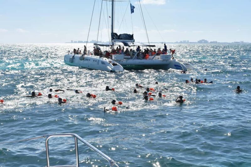 Catamarán Cruise to Isla Mujeres & Buffet Lunch - The Beach Club Buffet Lunch and Unlimited Drinks