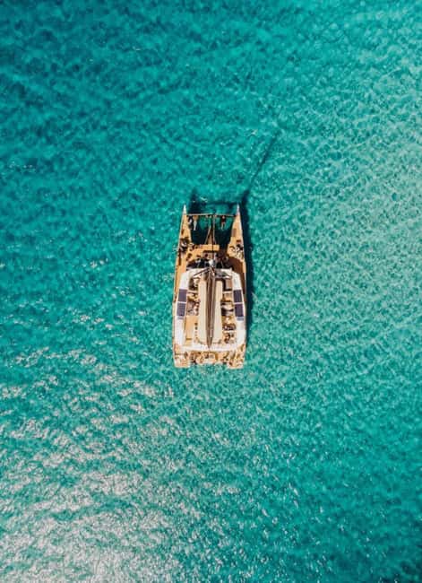 Catamaran half-day excursion - The Bella Vita Catamaran: A 20-Meter Vessel for a Luxurious Sea Day