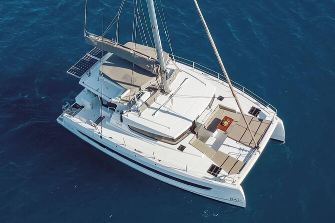 CATAMARAN Kleftiko Poliegos & Round of Milos Lunch with Openbar - Key Points