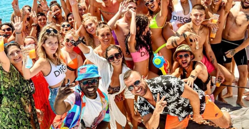 Catamaran Lucile | Famous Boat cata party - Key Points