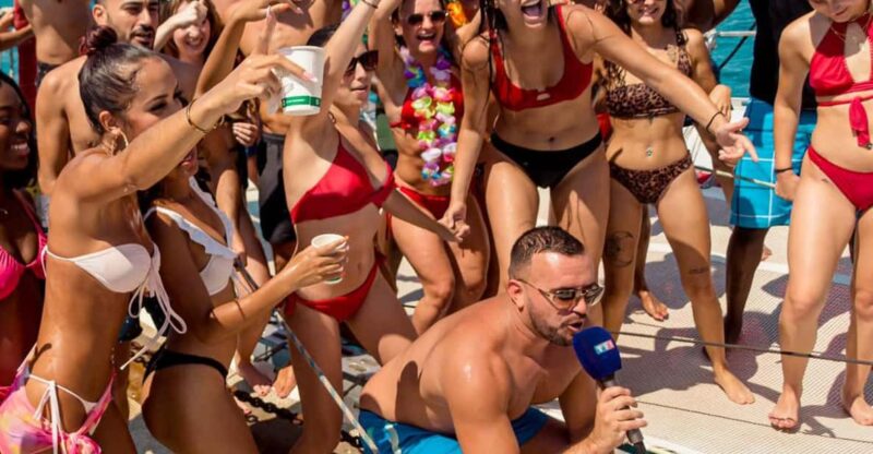 Catamaran Lucile | Famous VIP cata party - Key Points