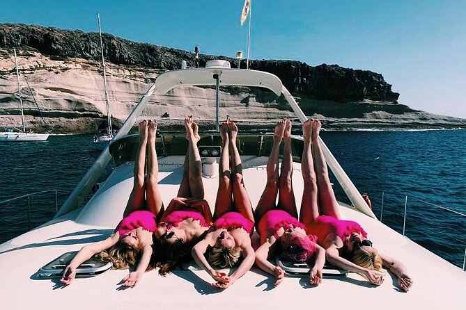 CATAMARAN OCEAN CRUISE TOUR, Food & Drinks included! - Stops at La Gomera Island and Playa de los Hippies