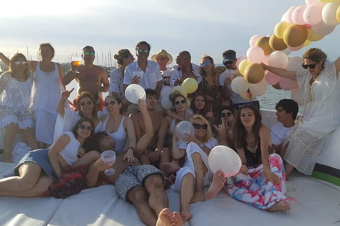 Catamaran Private Tour - Benagil & Marinha Beach - (28 PAX) - The Crew: Friendly, Knowledgeable, and Engaging