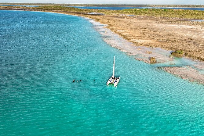 Catamaran Sailboat Bacalar Excursions - The Luxury Design and Private Atmosphere