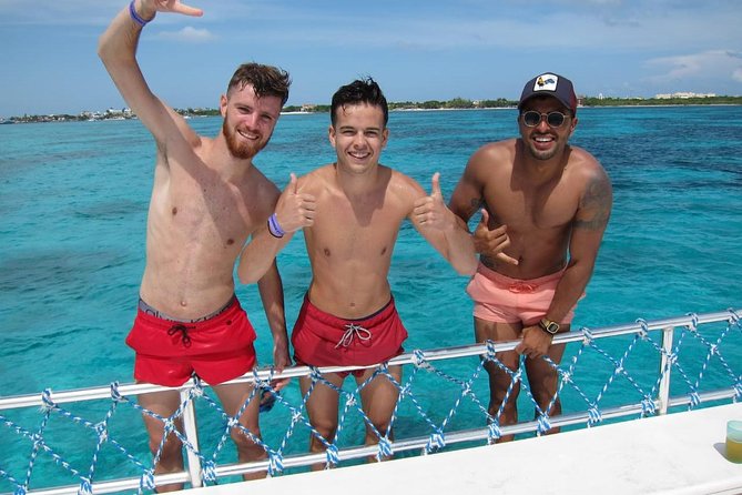 Catamaran Tour to Isla Mujeres all Included - Practical Details: Meeting Point, Group Size, and Additional Fees