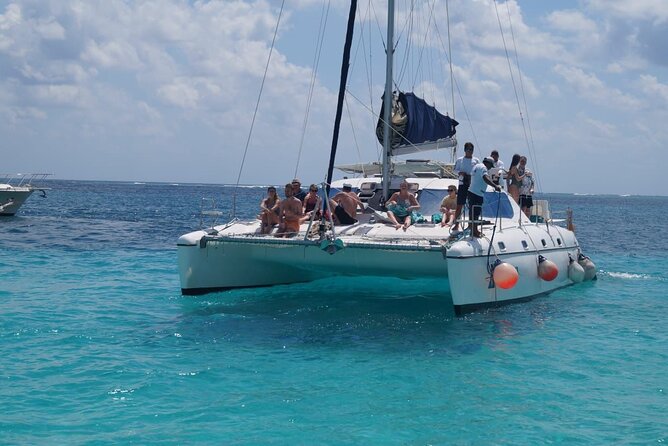 Catamaran Tour to Isla Mujeres Cancun - Explore the Catamaran Tour to Isla Mujeres Cancun: A Complete Guide