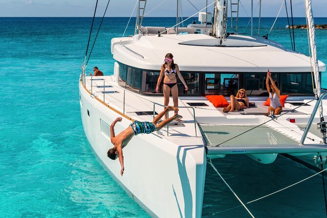 Catamaran Tour to Isla Mujeres from Cancún with Bar and Lunch - Free Time to Explore Isla Mujeres