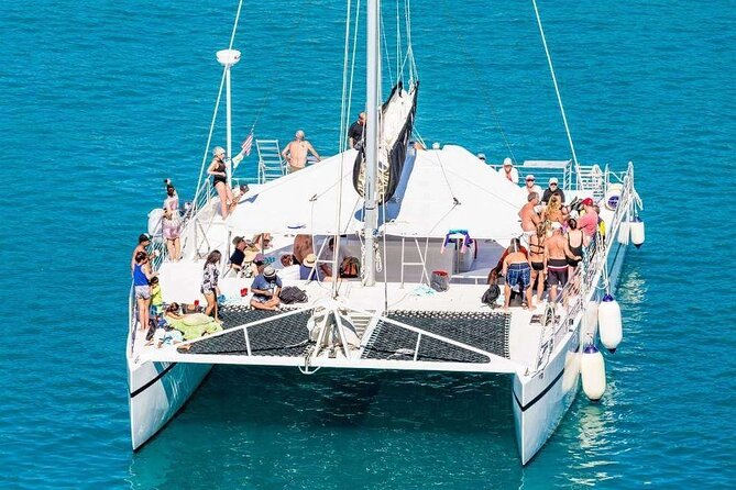 Catamaran Tour to Isla Mujeres from Cancún with Bar and Lunch - Practical Details: Logistics and Group Size