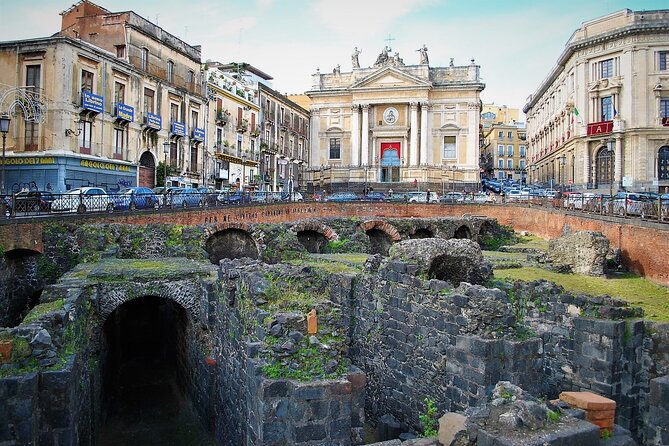 CATANIA 1943: Husky operation - The Heart of Catania: Piazza del Duomo and War Memorials