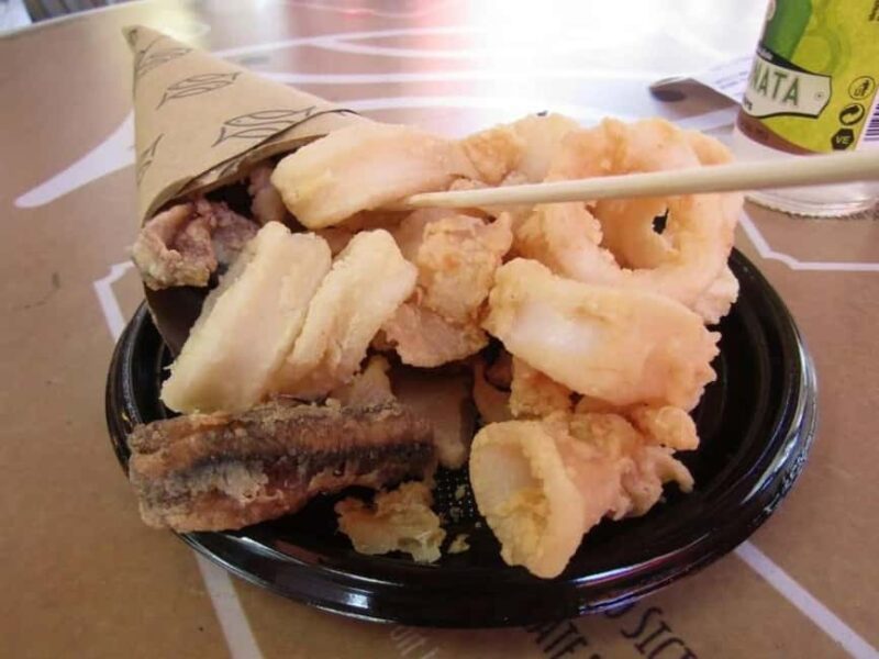 Catania : Best Street Food Tour With A Local Guide - Discovering Piazza dei Quattro Canti, Catania’s Baroque Heart