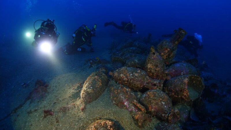 Catania : Diving for patented divers - Equipment, Safety, and Language Support