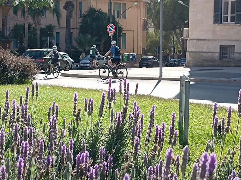 Catania: Electric Bike Rental - Safety and Equipment Considerations