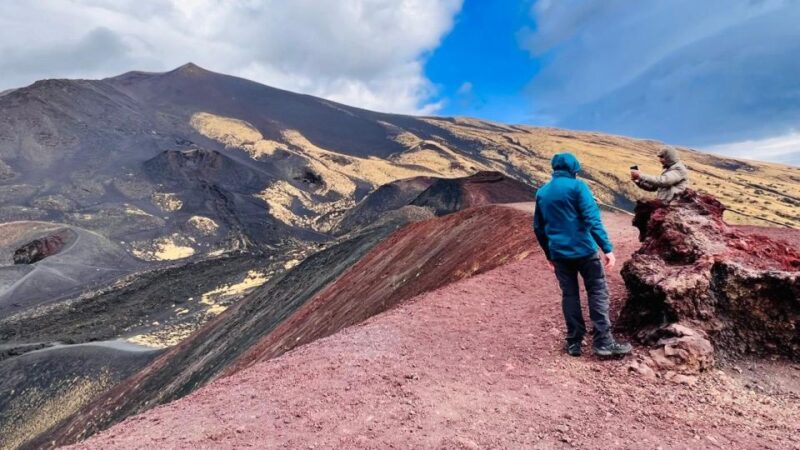 Catania: Etna Morning Excursion with Tasting and Pickup - Guide Expertise and Personalities