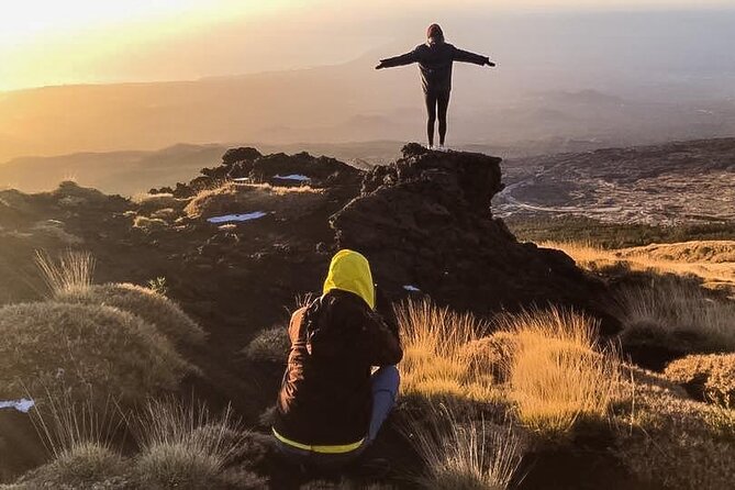 Catania: Mt. Etna sunset&wine experience - Sunset Views and Wine Tasting Amidst Nature