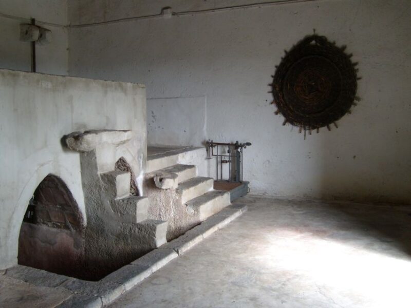 Catania: Pozzo di Gaspare Farm Guided Tour with Tastings - Witness the Blooming Orchards in Springtime