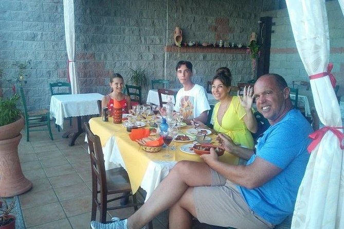 Catania Private Walking Tour with "Arancino and Cannolo" Tasting - The Strengths: Knowledgeable Guides and Authentic Experiences