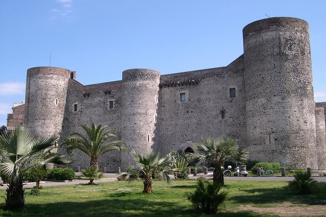 Catania unique walking tour of the city center - Strolling Through Piazza San Francesco and Piazza Dante