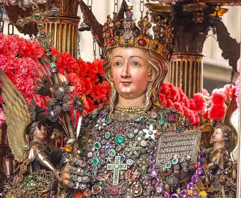 Catania:Sant'Agata and the Baroque of Catania - Admiring the Archbishops Palace Courtyard and San Placido Church