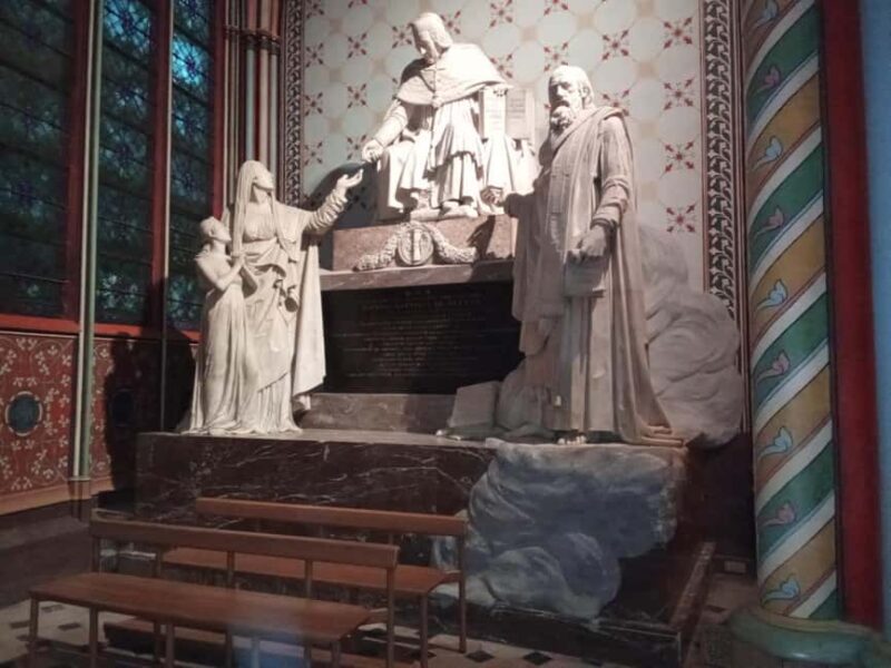 Cathedral of Notre-Dame de Paris - Small-group Guided Tour - Inside and Outside Views of Notre-Dame