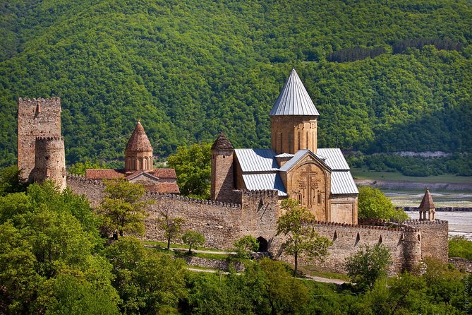 Caucasus Mountains Tour From Tbilisi - Exploring Zhinvali Water Reservoir and Dam Views