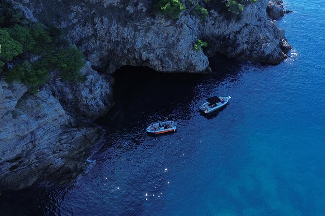 Cave boat tour -All Inclusive - Snorkeling and Refreshments Included