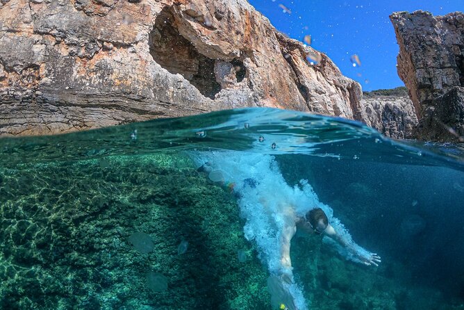 Cave exploring by kayak - The Guide’s Role and Expertise