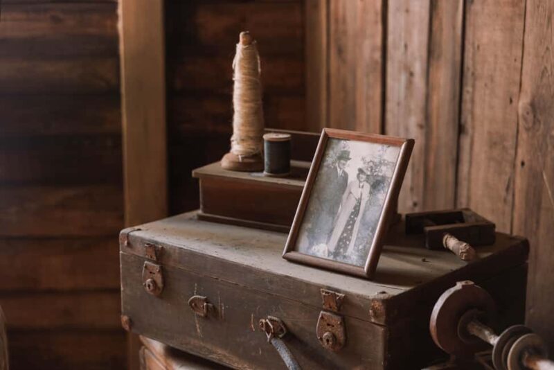 Caves of Laugarvatn Standard Tour - Convenient Location Near Reykjavík and Fontana Spa